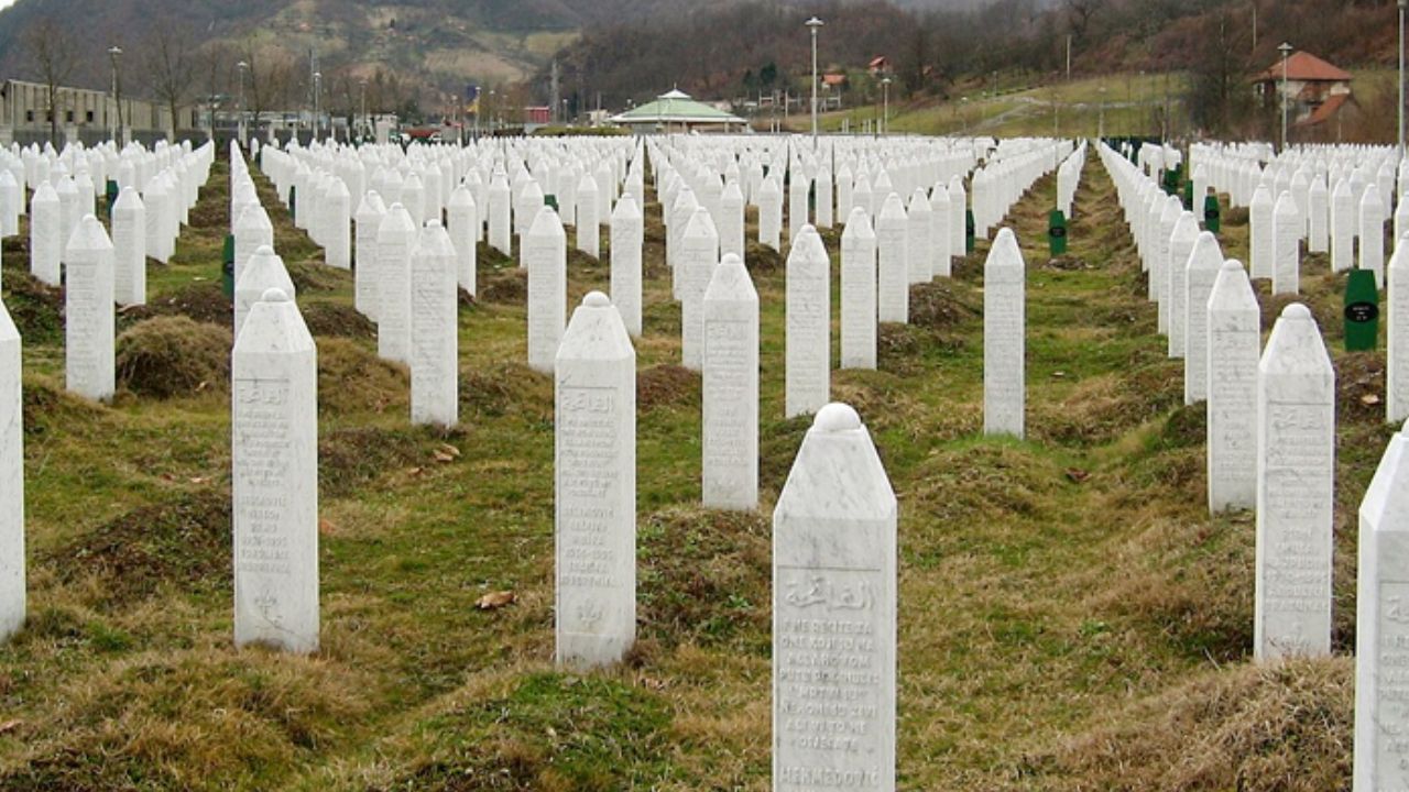 Bosna'nın kapanmayan yarası: Srebrenitsa Soykırımı
