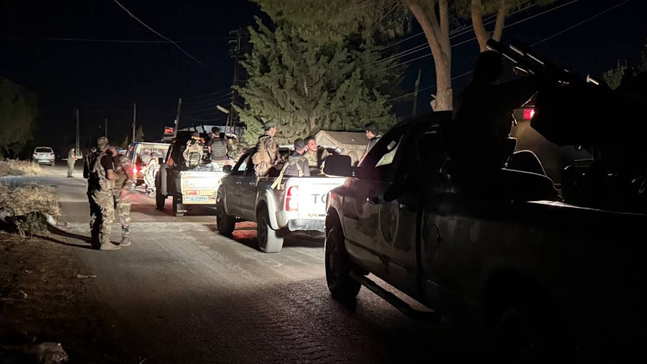 Suriye ordusu yönetimi Dürzi gruplara bırakarak Suveyda'dan çekildi