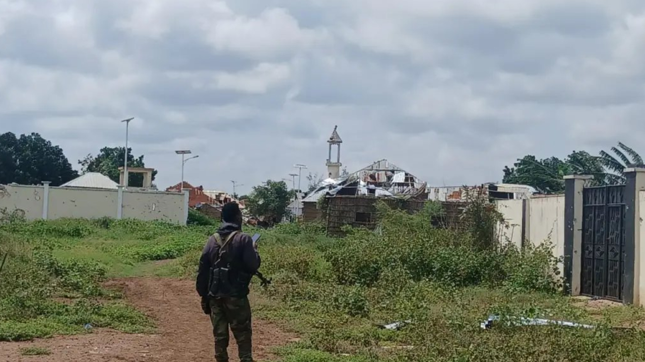 Somali'de yabancı güçler Eş Şebab saldırıları sebebiyle stratejik bölgeden çekildi