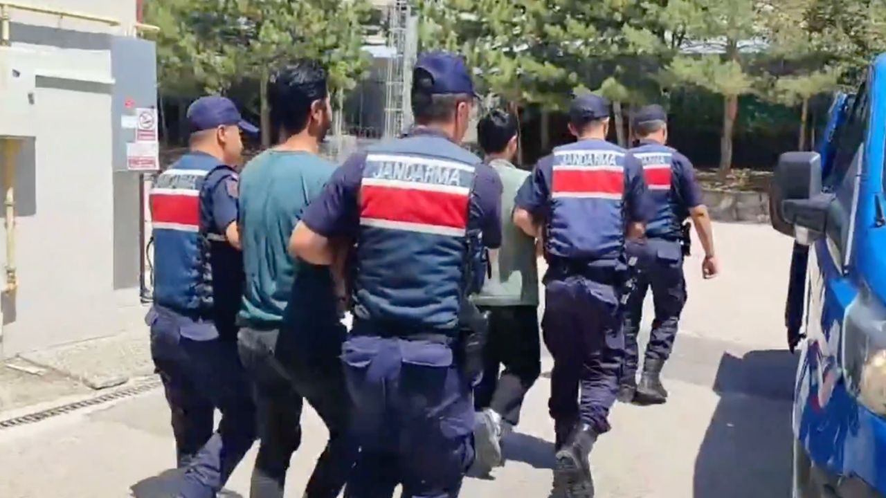 14 ilde 'IŞİD' operasyonları: 26 gözaltı