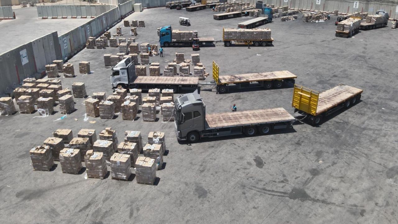 İsrail yerel tüccarlar eliyle Gazze'ye yardım girişine izin verecek