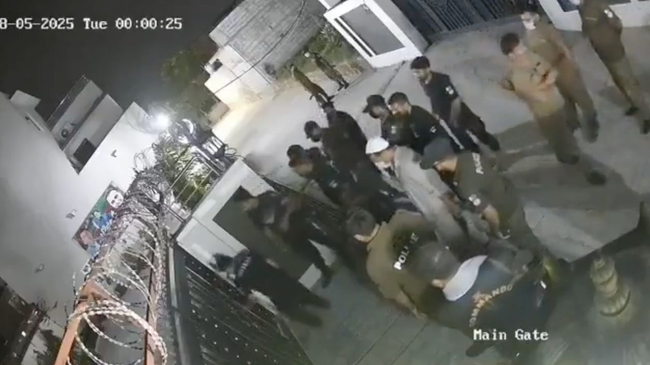 Pakistan'da İmran Han destekçilerine yönelik baskılar artıyor