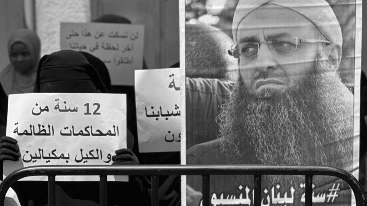 Lübnan'da çok sayıda kişi Sünni lider Ahmed el Esir'in serbest bırakılmasını talep etti