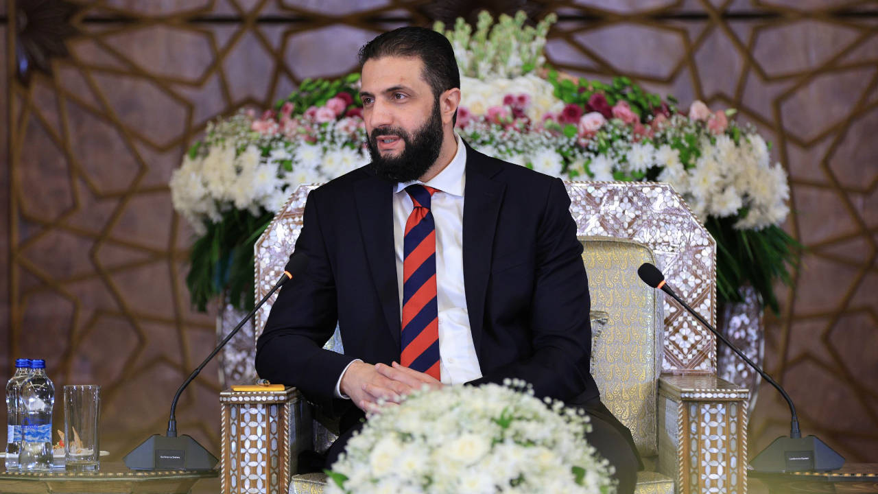 Ahmed Şara: İsrail Suriye'yi bölmeye çalışıyor