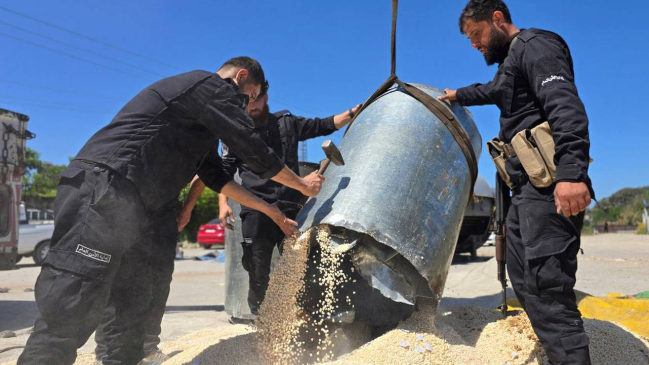 FT: Yeni Suriye, Esed'in uyuşturucu imparatorluğunu yıkmak için topyekün bir savaş veriyor