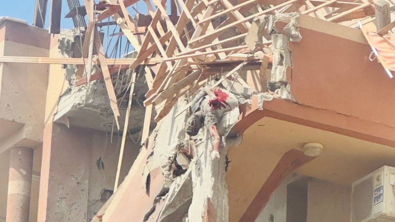 İsrail Gazze'nin güneyindeki en büyük hastaneyi bombaladı