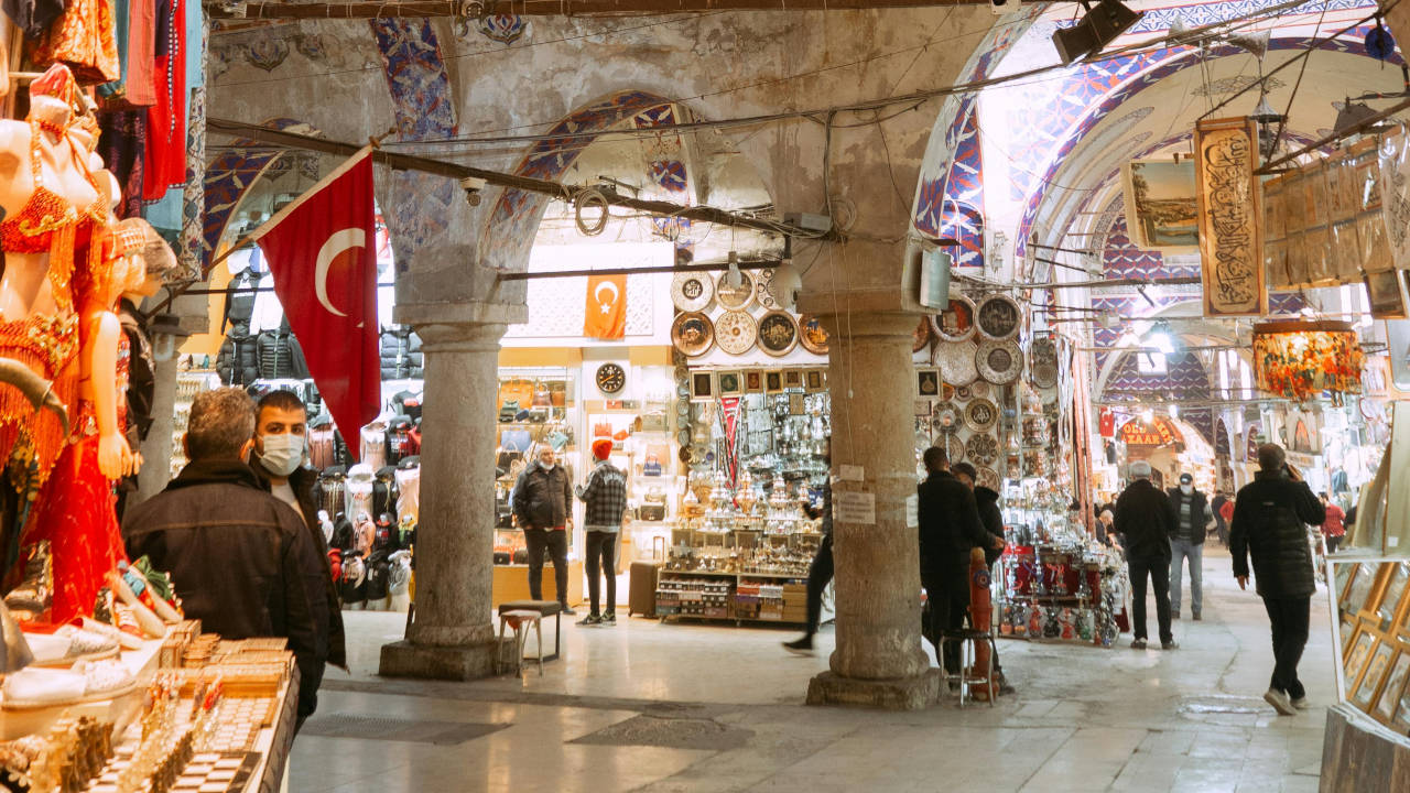 Kapalı Çarşı'da 30 milyon dolarlık polis operasyonu