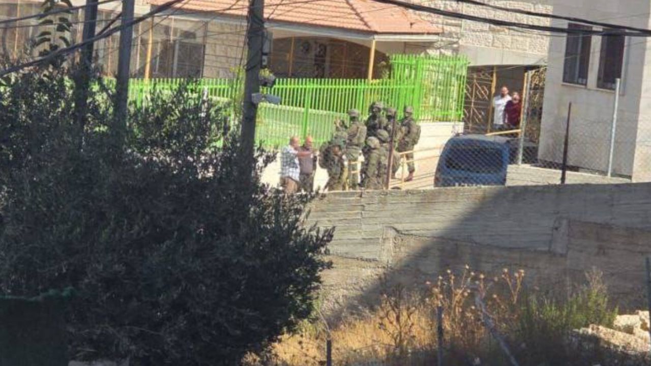 İsrail Batı Şeria'da 17 okula baskın düzenledi