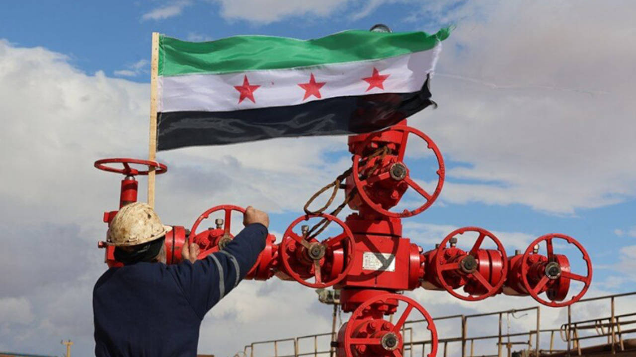 Suriye 14 yıl sonra ilk ham petrol sevkiyatını gerçekleştirdi