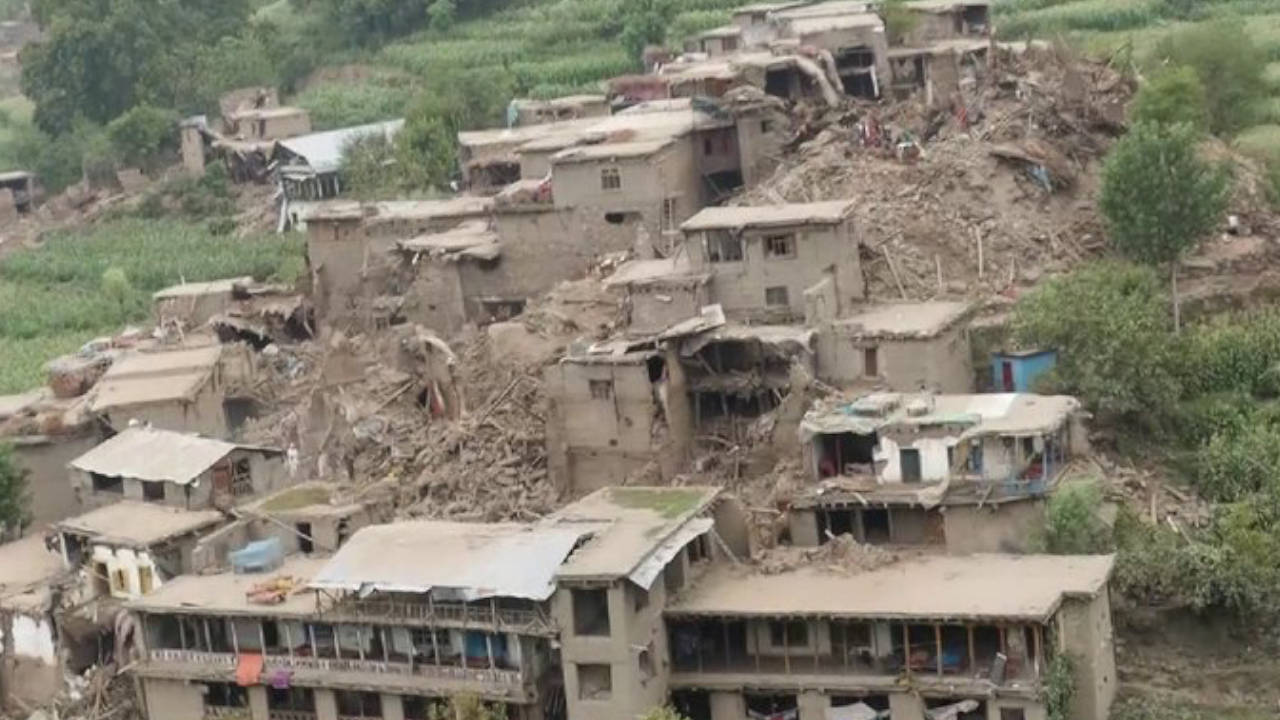 Afganistan'da kurtarma çalışmaları kısıtlı imkanlarla yürütülüyor