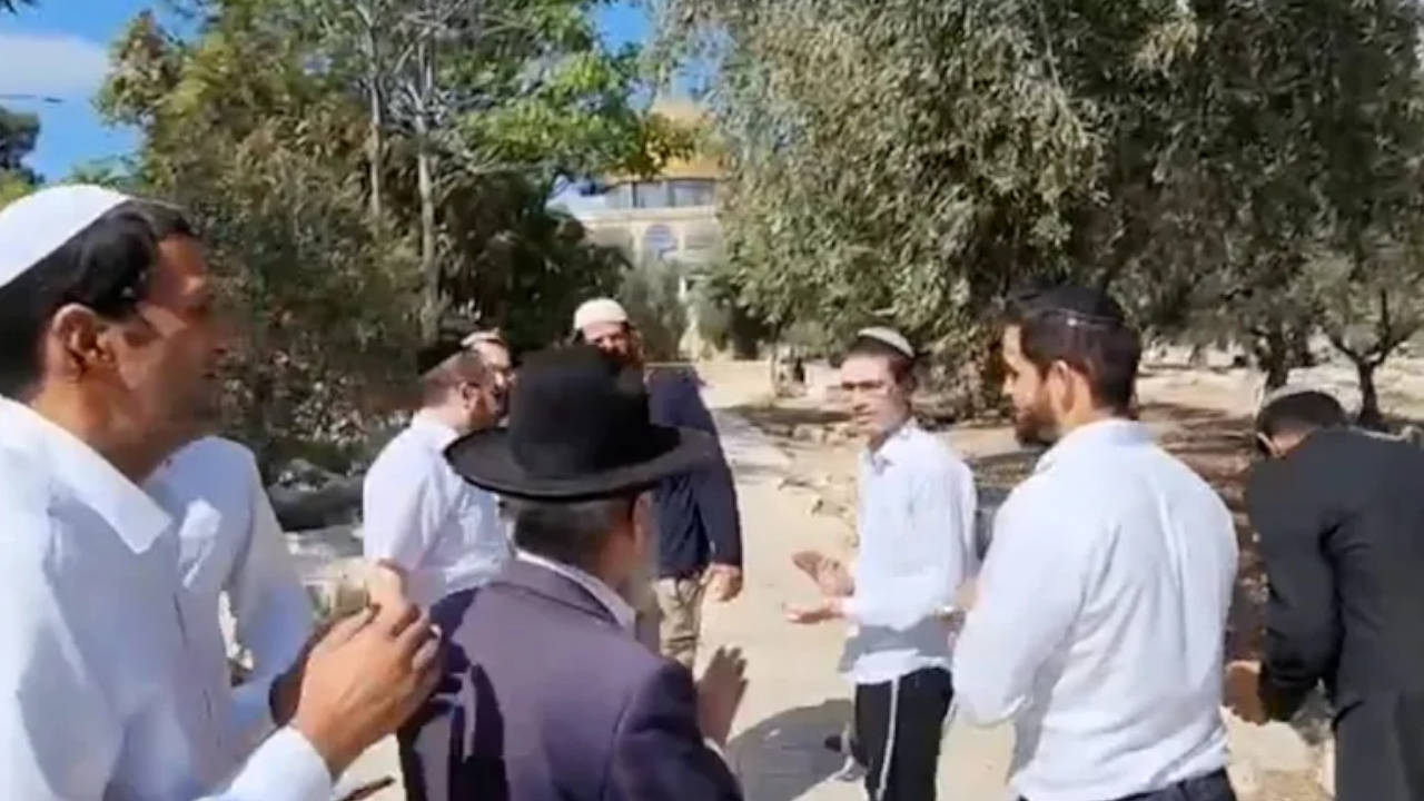 Yahudilerin Mescid-i Aksa baskınları sürüyor