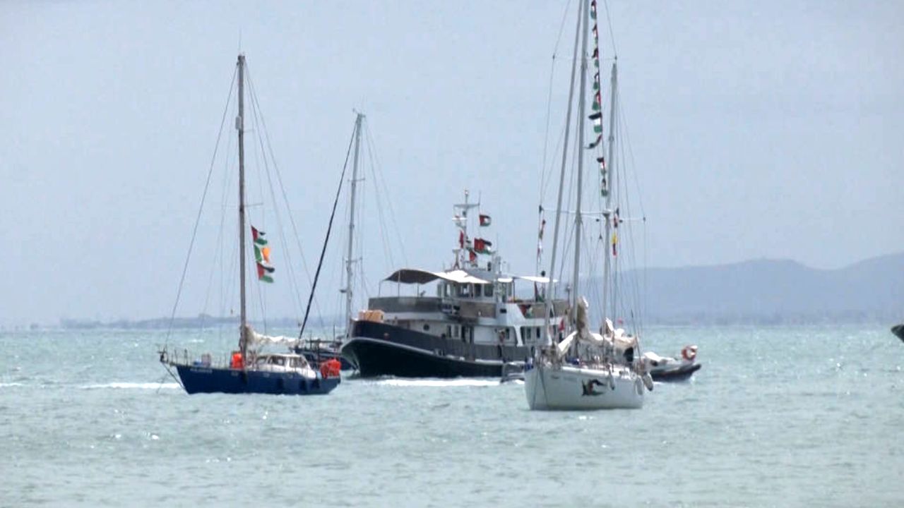 Sumud Filosu'ndan açıklama: "İsrail gemilere saldırmaya hazırlanıyor"