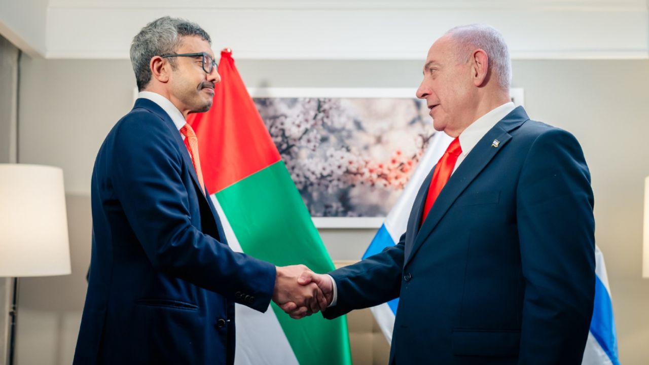 BAE Dışişleri Bakanı Bin Zayid İsrail Başbakanı Netanyahu ile görüştü