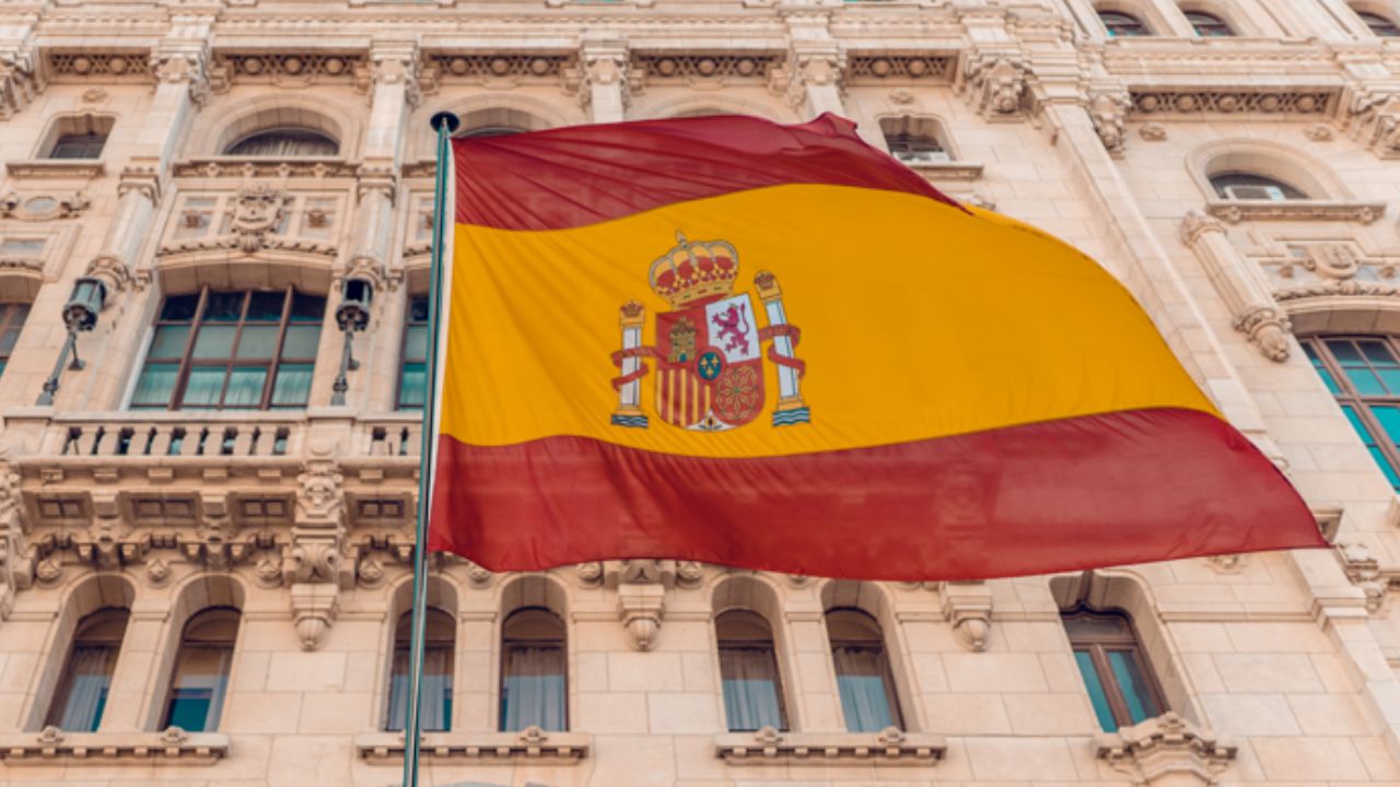 İspanya, İsrail'e silah taşıyan Amerikan gemilerini engelledi