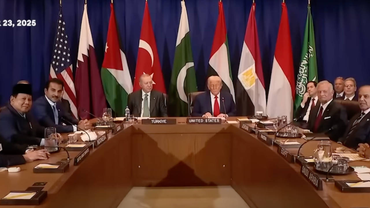 Arap ve İslam ülkeleri liderleri İsrail'in maddeleri değiştirmesine rağmen Gazze planını destekliyor