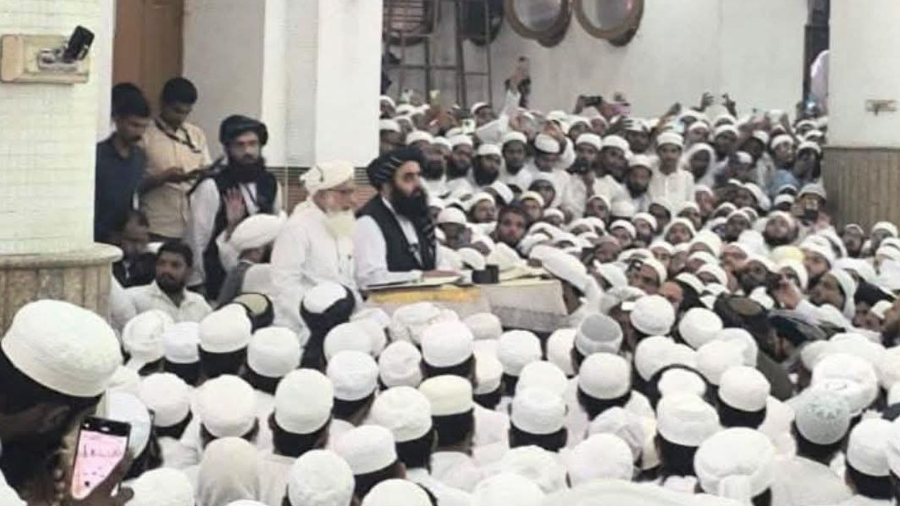 Afganistan Dışişleri Bakanı'nı Hindistan'da binlerce medrese öğrencisi karşıladı