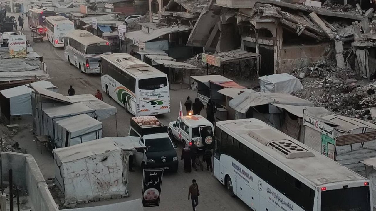 Hamas İsrailli rehineleri serbest bırakmaya başladı