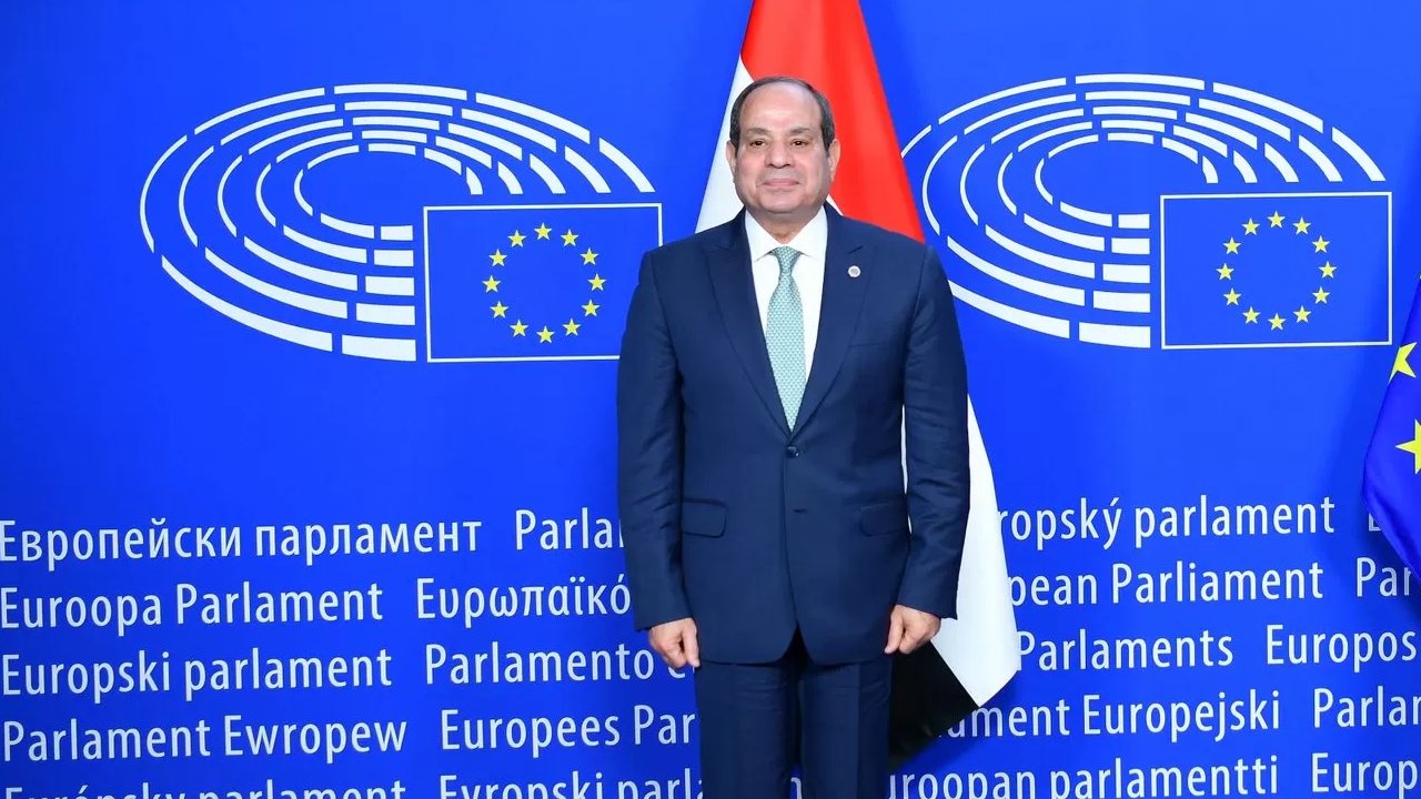 Sisi: Avrupa'ya mülteci akışını biz durdurduk