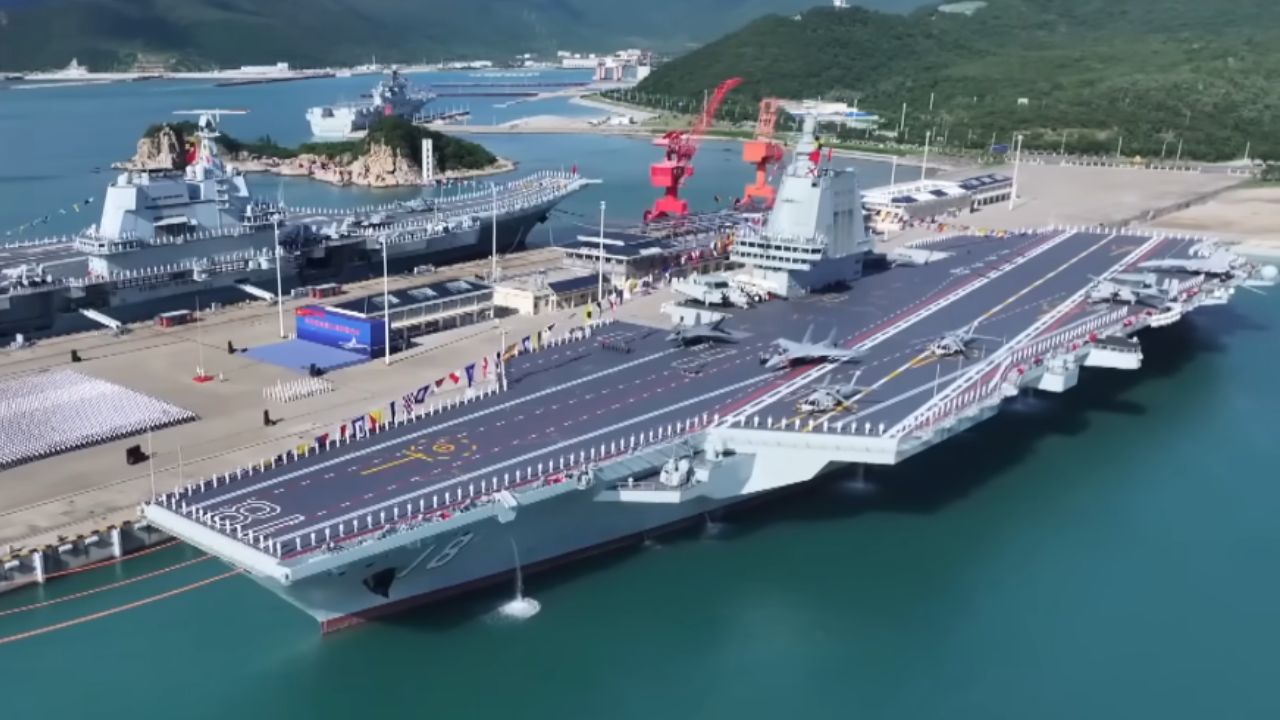Çin ordusu üçüncü uçak gemisini denize indirdi