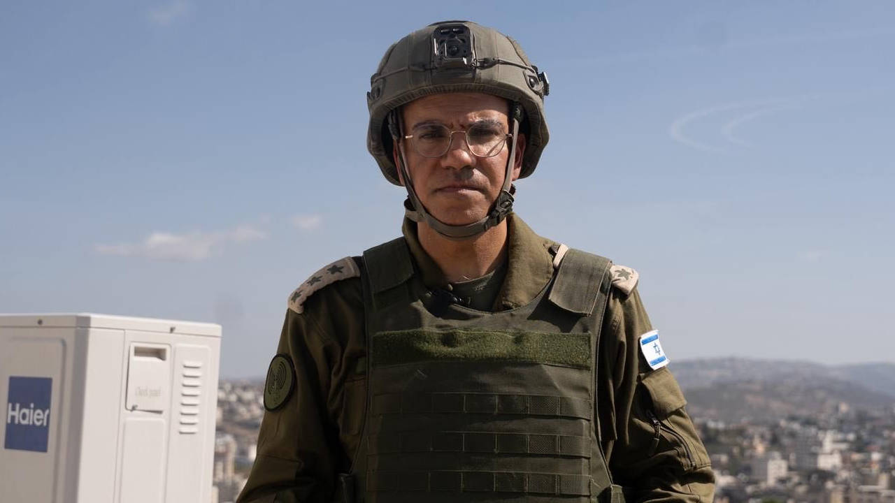 İsrail ordusunun kötü şöhretli Arapça sözcüsü Avichay Adraee emekli ediliyor