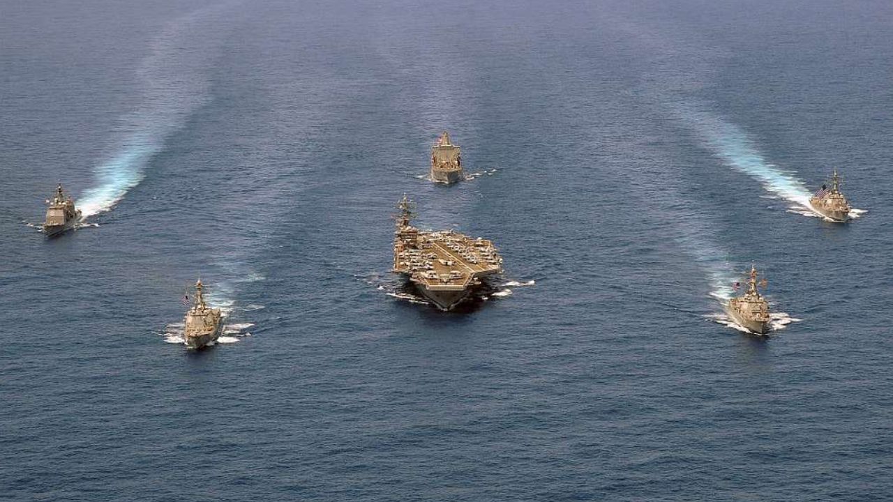 ABD Venezuela açıklarına uçak gemisi konuşlandırıyor