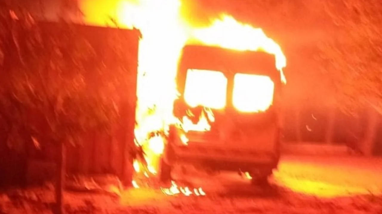 Yahudi çeteler Filistinlilerin ev, araç ve tarlalarını ateşe verdi