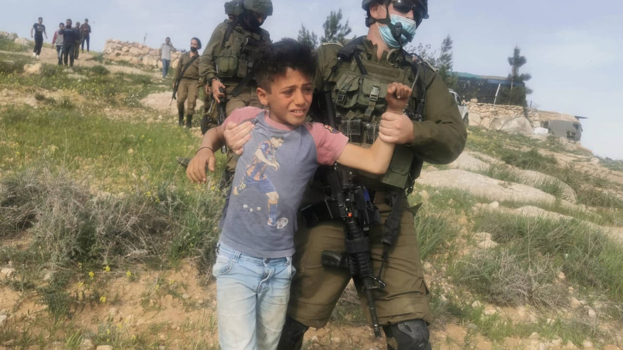 "Dünya Çocuk Günü": İsrail Ekim 2023'ten bu yana en az 1.630 Filistinli çocuğu gözaltına aldı