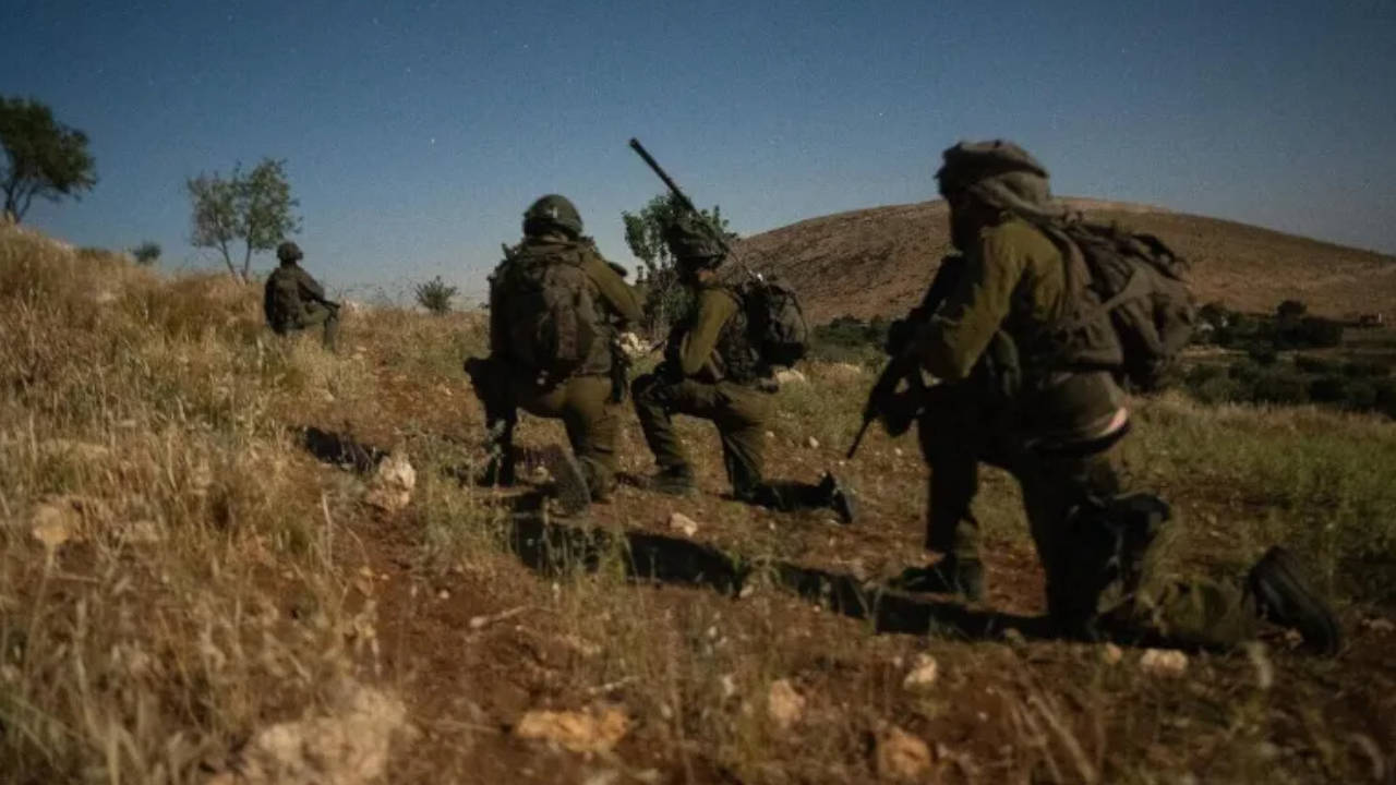 İsrail'in Suriye'de düzenlediği saldırılarda 13 sivil can verdi