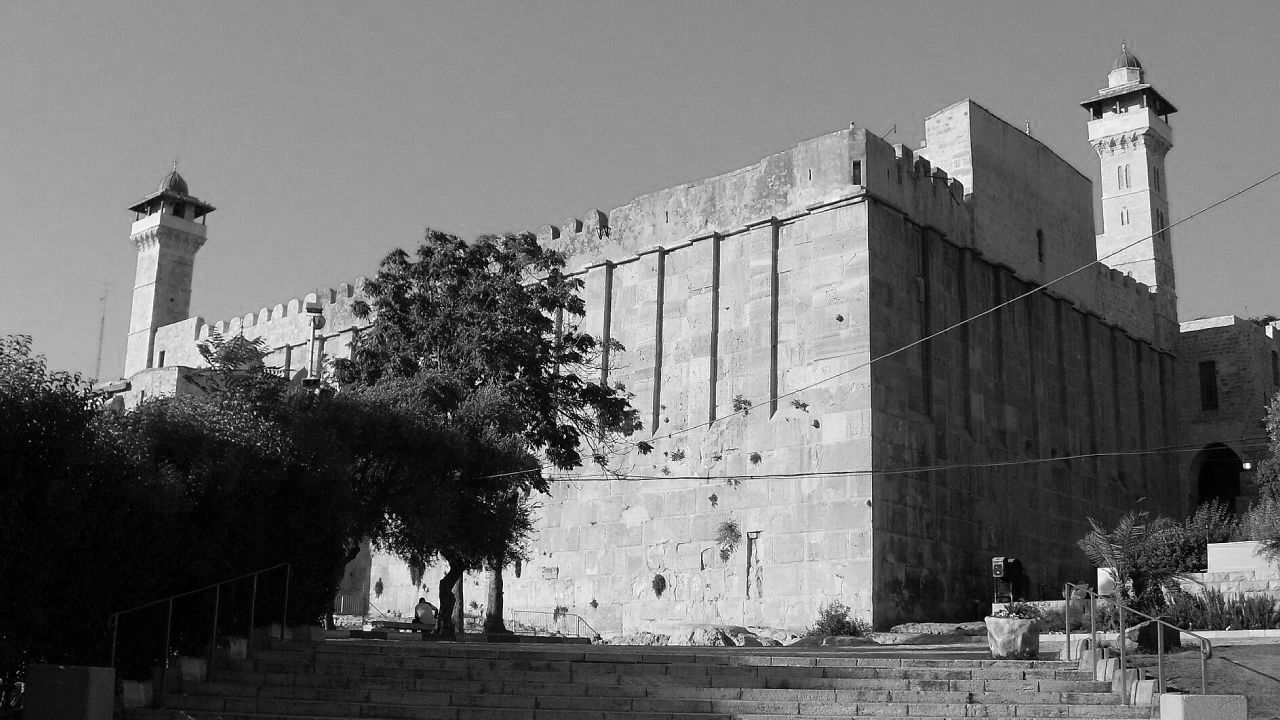 İsrail Batı Şeria'daki İbrahim Camii'ni Yahudileştiriyor