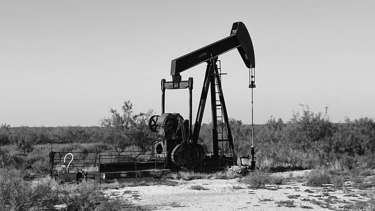 Suriye 150 bin varillik yeni bir petrol rafinerisi kuruyor