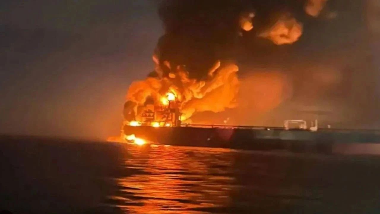 Ukrayna Karadeniz'de Rus petrol tankerlerine saldırdı