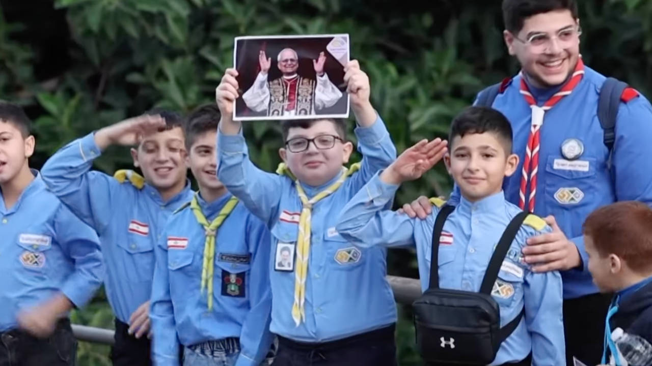 Hizbullah'a bağlı gruplar Papa'yı büyük coşkuyla karşıladı