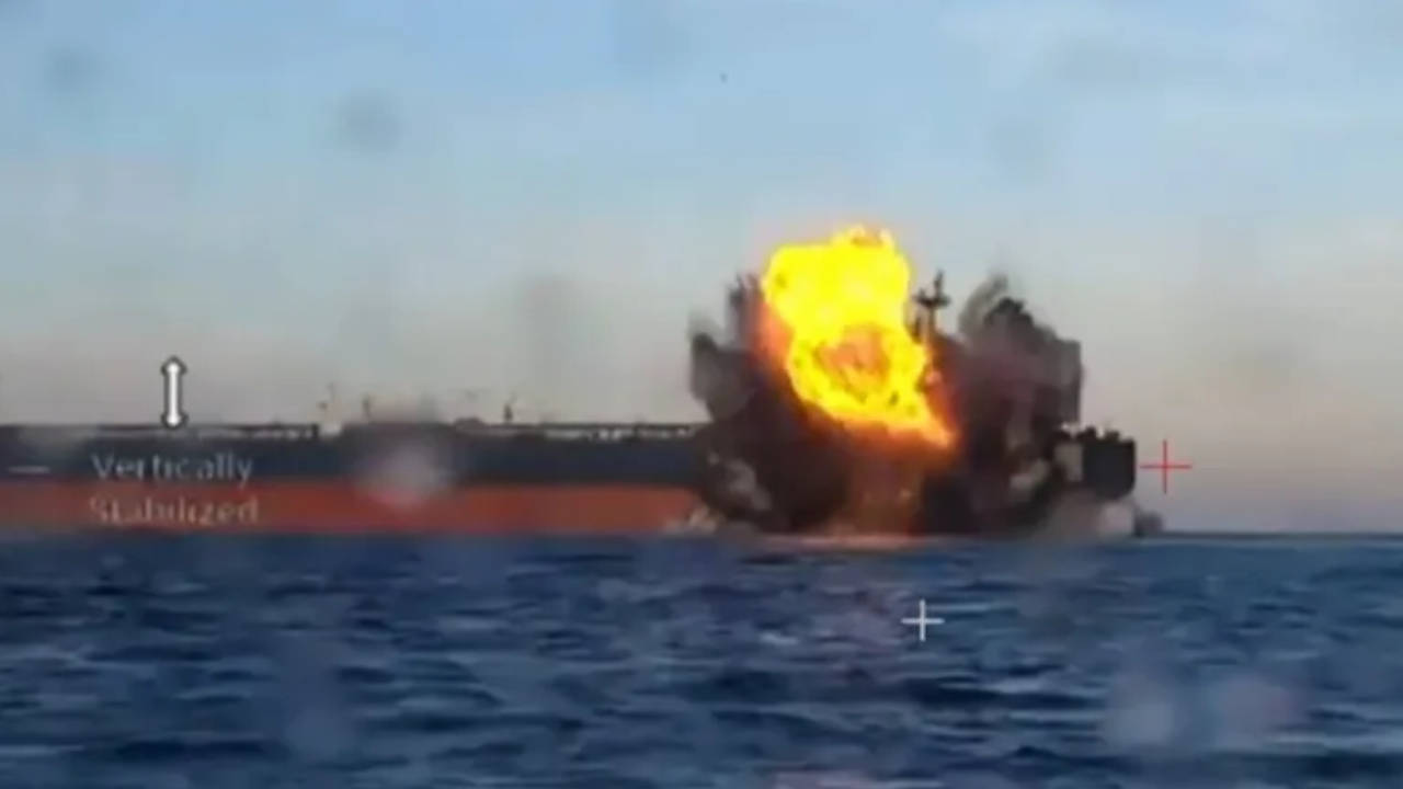 Karadeniz'de bir kargo gemisi daha saldırıya uğradı