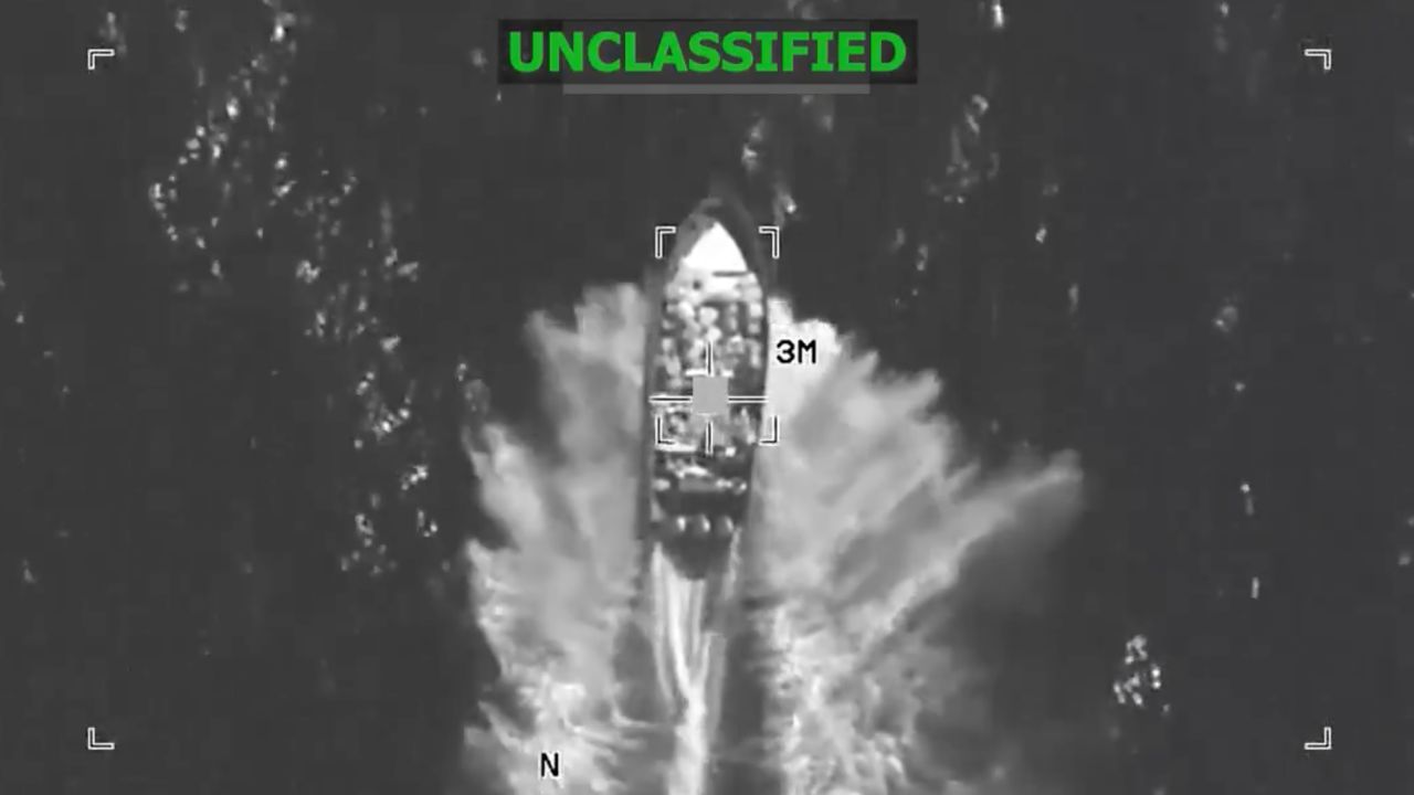 ABD ordusu Pasifik'te bir tekneyi daha vurdu, 4 kişiyi öldürdü