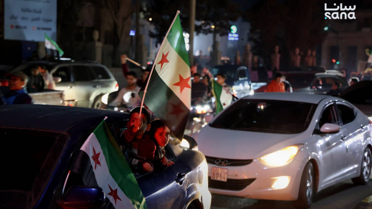 Suriyeliler Esed'siz geçen ilk yılı kutluyor