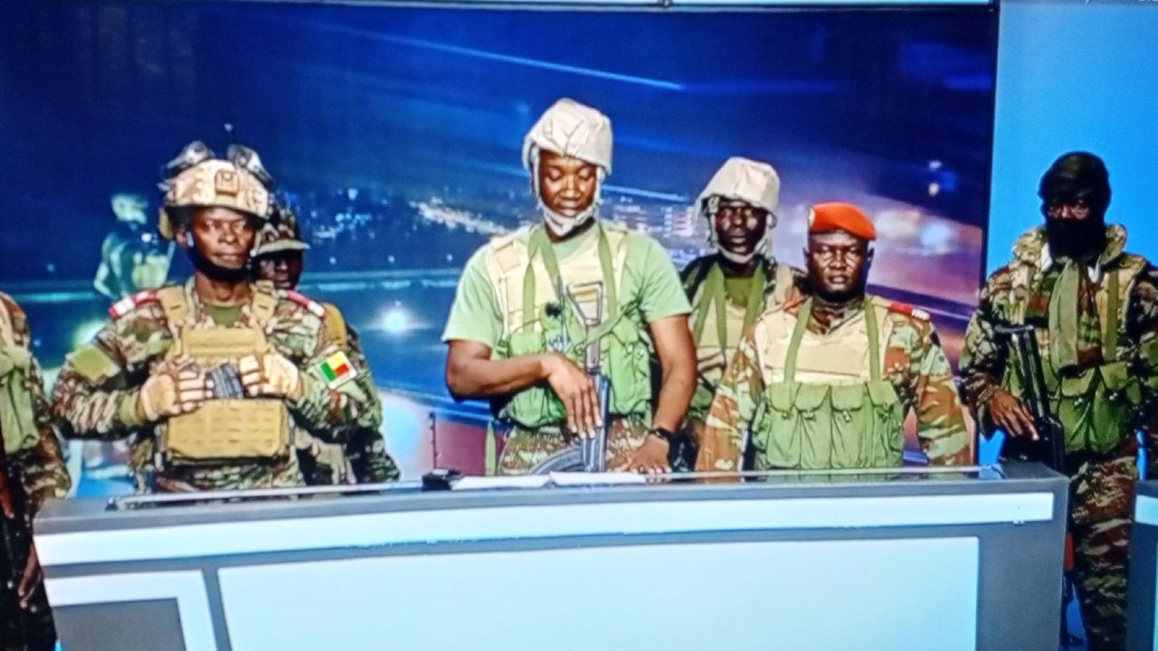 Batı Afrika ülkesi Benin'de askeri darbe