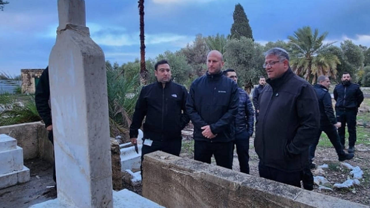 İsrailli bakan İzzeddin el Kassam'ın mezarını yok etme tehdidinde bulundu