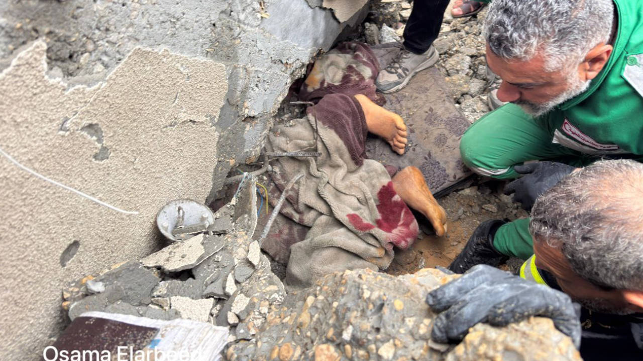 Fırtınanın vurduğu Gazze'de soğuk ve çöken binalar nedeniyle en az 11 kişi can verdi