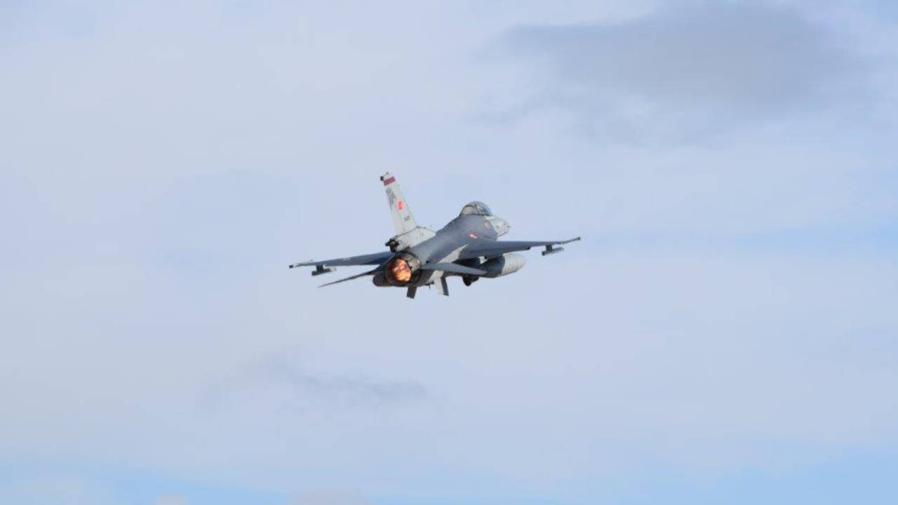 Türk savaş uçakları Karadeniz üzerinde bir insansız hava aracını düşürdü