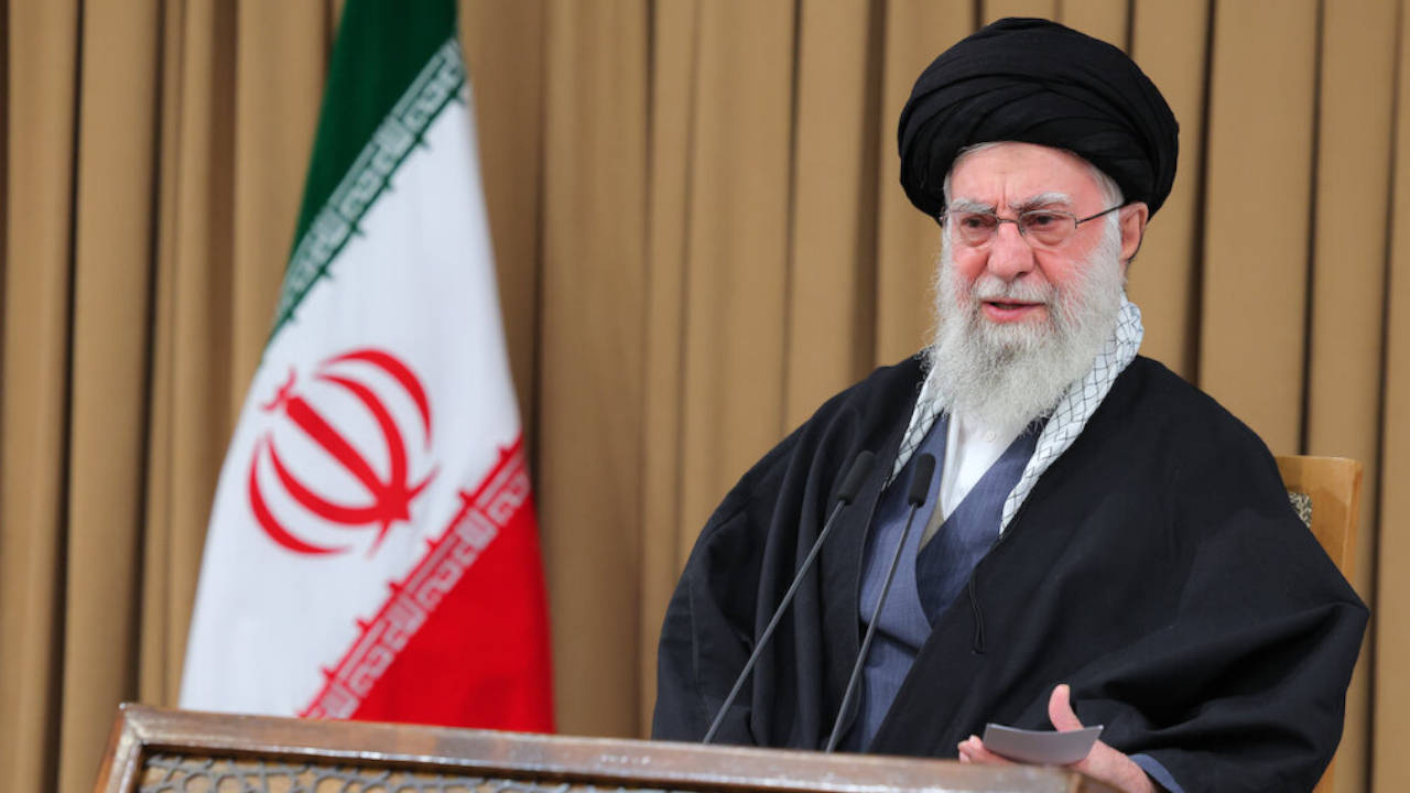 İran lideri Hamaney ülkedeki protestolara ilişkin ilk kez konuştu