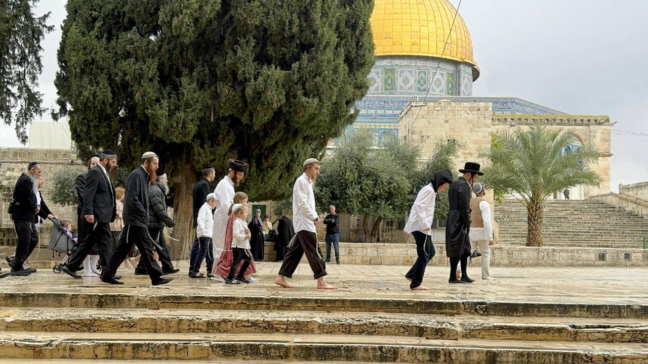 Yahudiler bir kez daha Mescid-i Aksa'ya baskın düzenledi
