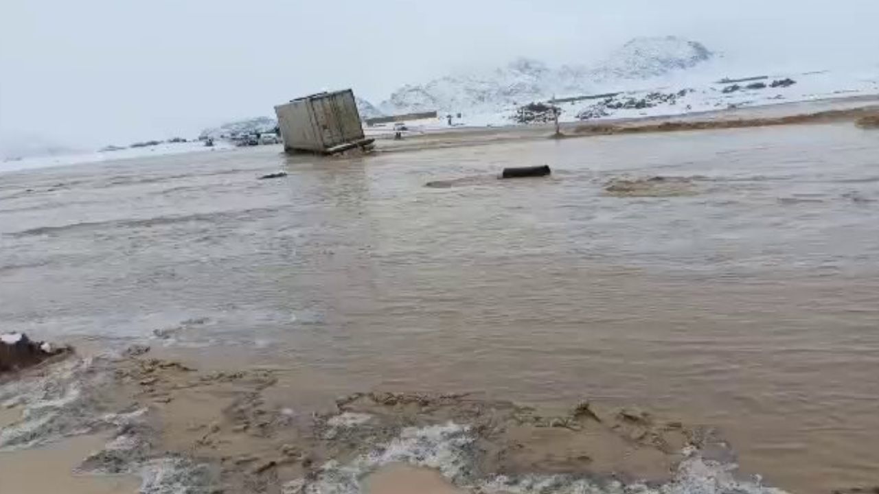 Afganistan'da şiddetli yağışlar sebebiyle 9 çocuk hayatını kaybetti