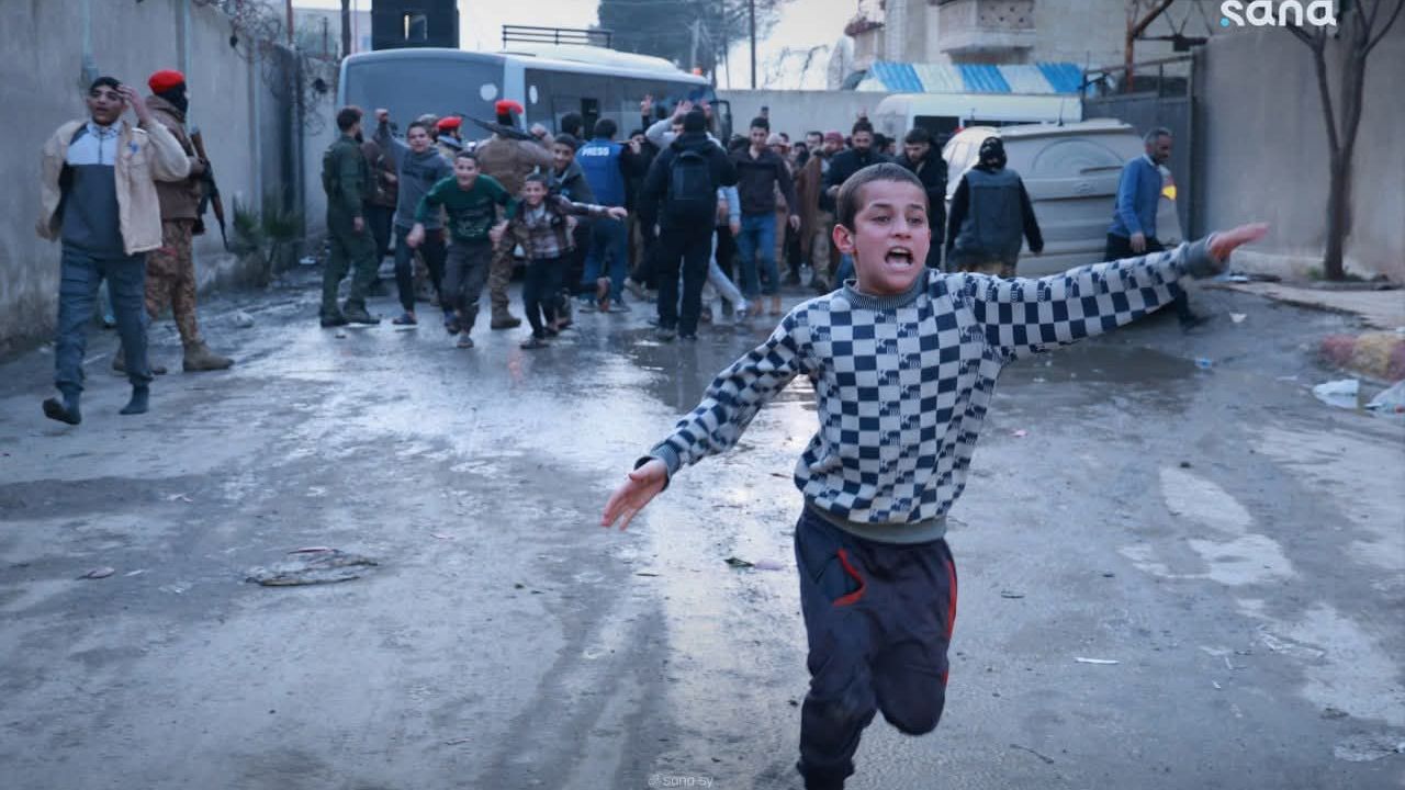 Suriye ordusu SDG tarafından cezaevinde tutulan 126 çocuğu kurtardı