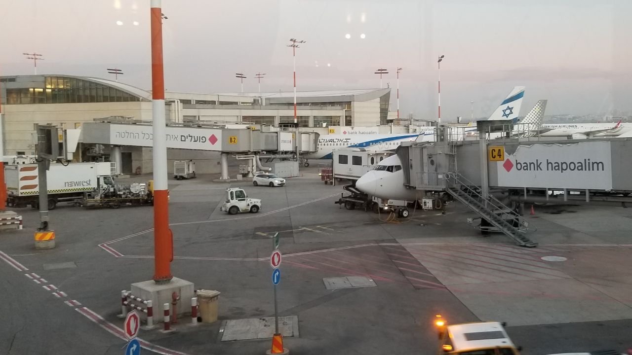 İran'a saldırı beklentisi sebebiyle İsrail'de uçuşlar iptal ediliyor