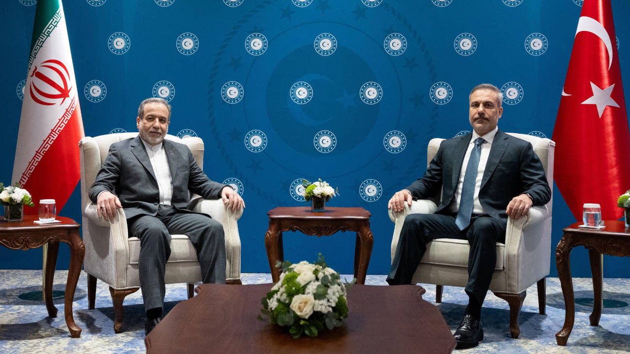 İran Türkiye'den vazgeçti, ABD ile doğrudan müzakereler Umman'da yapılacak