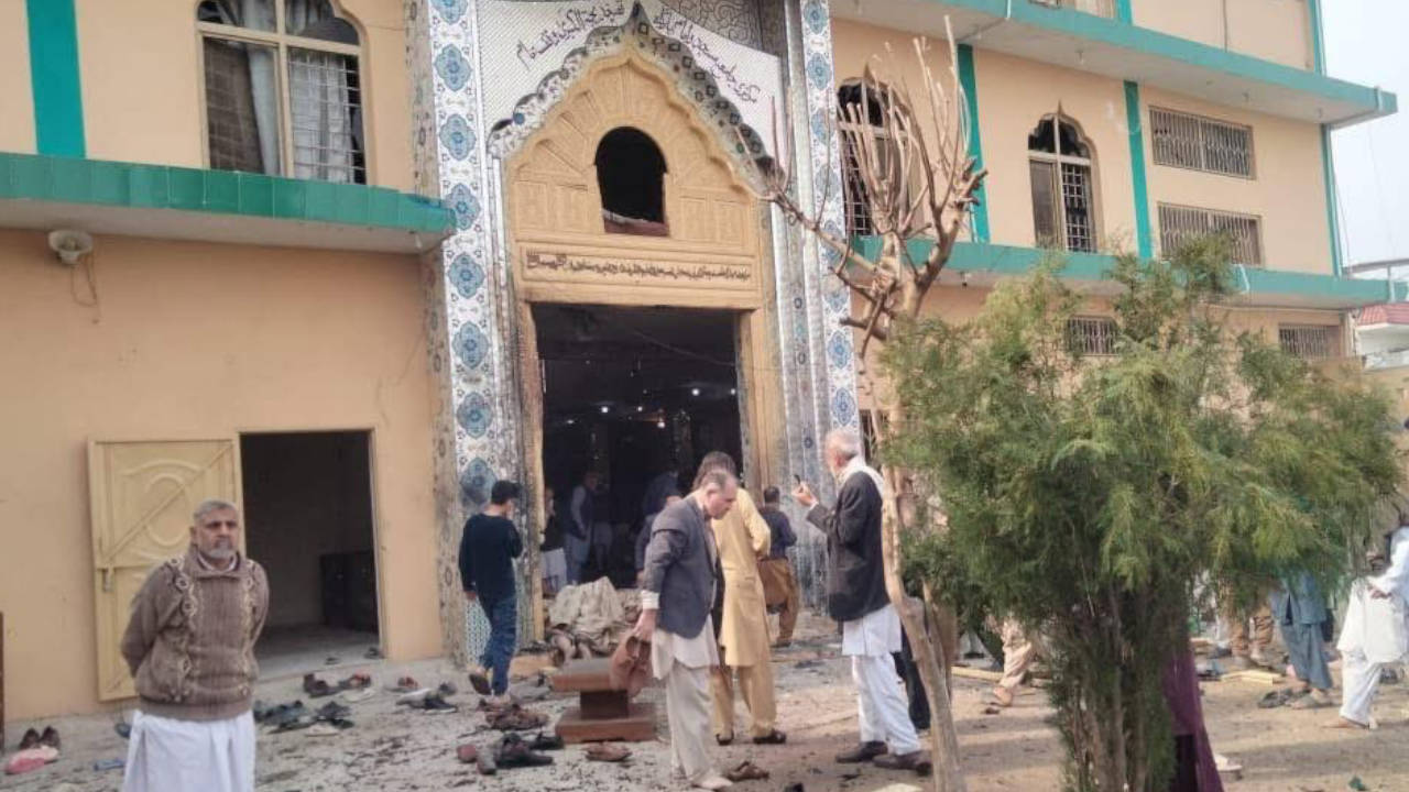 Pakistan'da camiyi hedef alan canlı bomba saldırısını IŞİD üstlendi