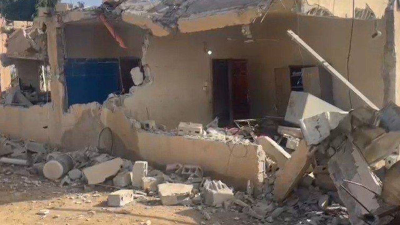 Yahudi yerleşimciler Batı Şeria'da 15 evi yıktı