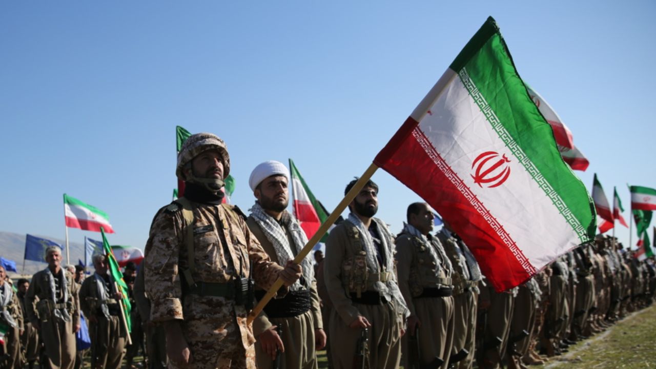 WSJ: İran ABD'ye karşı savaşa hazırlanıyor