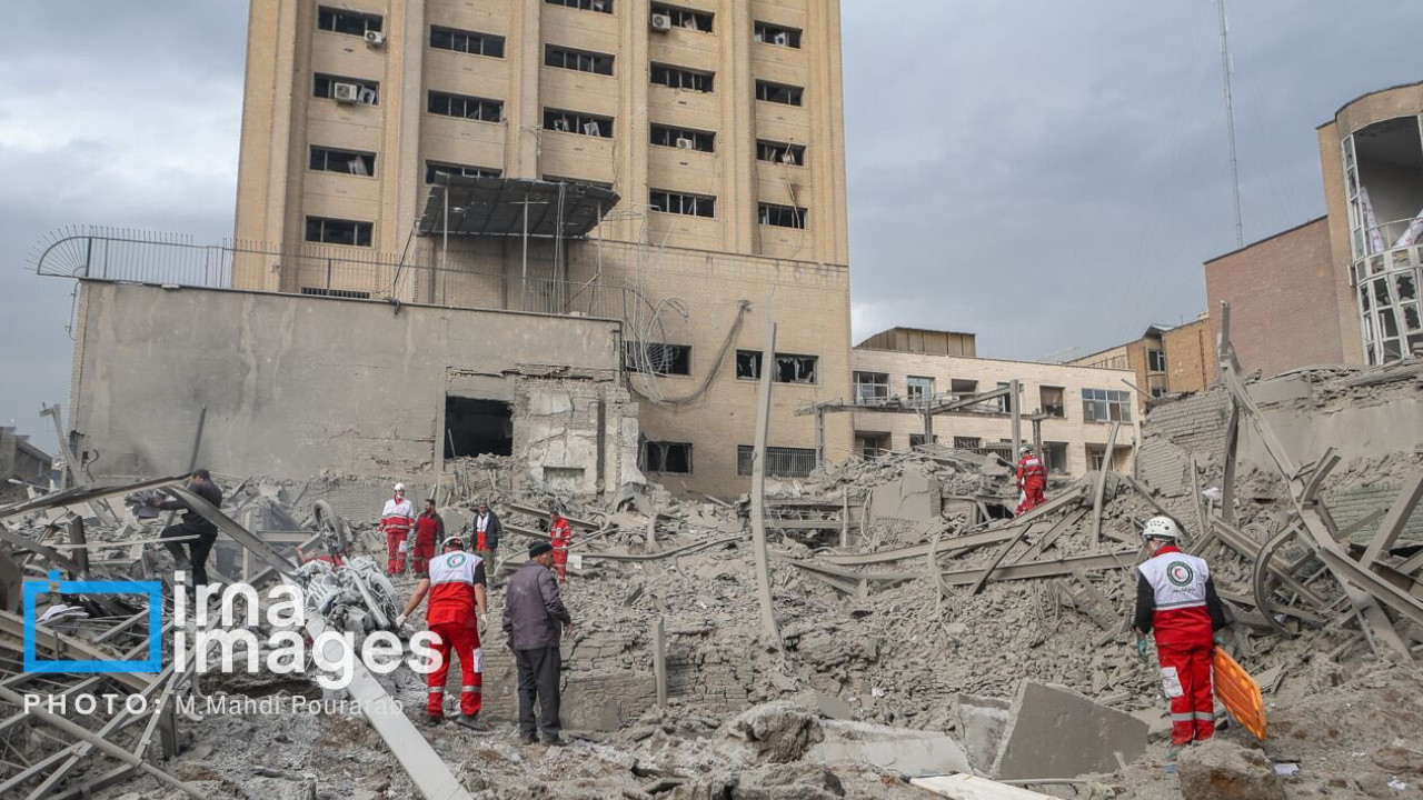 İsrail ve ABD'nin İran'a yönelik saldırıları evleri, hastaneleri ve okulları hedef alıyor