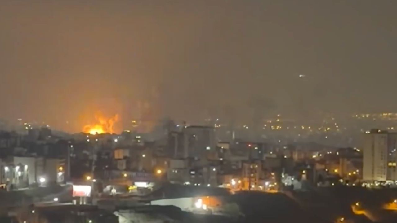 ABD-İsrail İran'ın başkenti Tahran'da yoğun saldırılar gerçekleştirdi